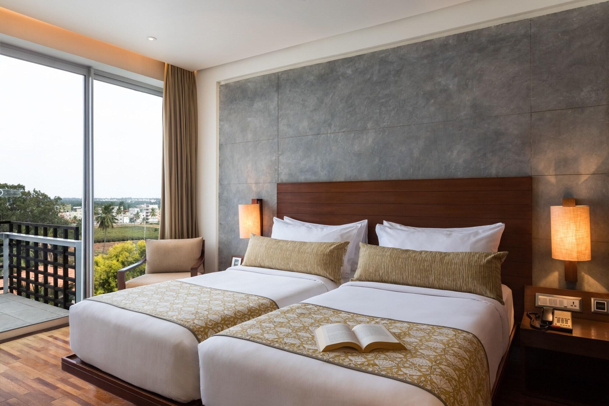 Holiday Inn & Suites Bengaluru Whitefield Bagian luar foto