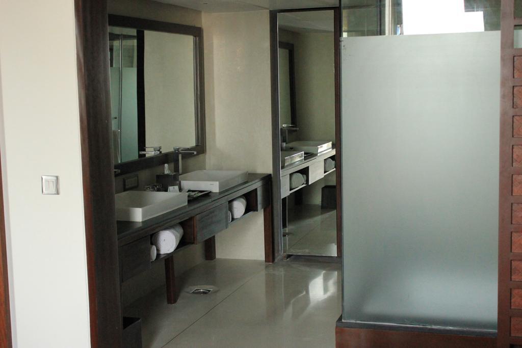 Holiday Inn & Suites Bengaluru Whitefield Bagian luar foto
