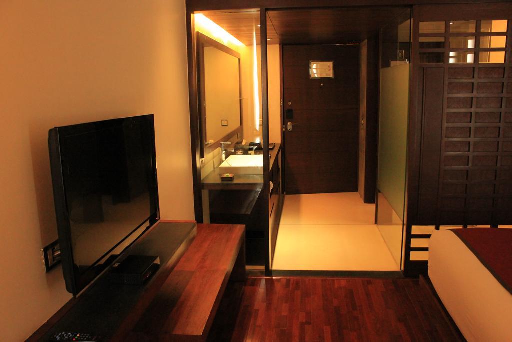 Holiday Inn & Suites Bengaluru Whitefield Bagian luar foto