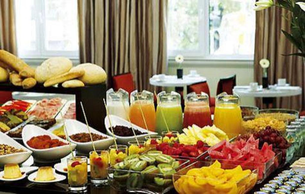 Holiday Inn & Suites Bengaluru Whitefield Bagian luar foto